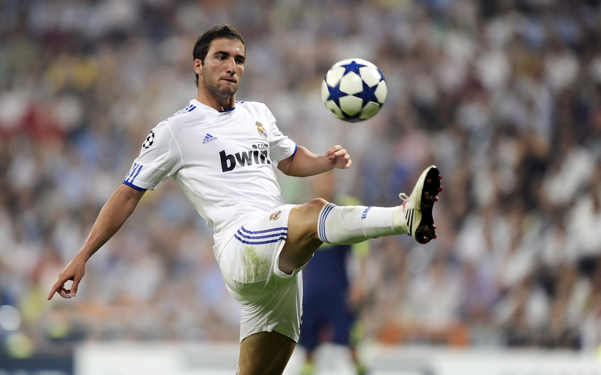 九游娱乐网站-铁血意志与孤胆雄心,拜仁逆转韩国背后,格列兹曼如何扛起一支球队的信仰